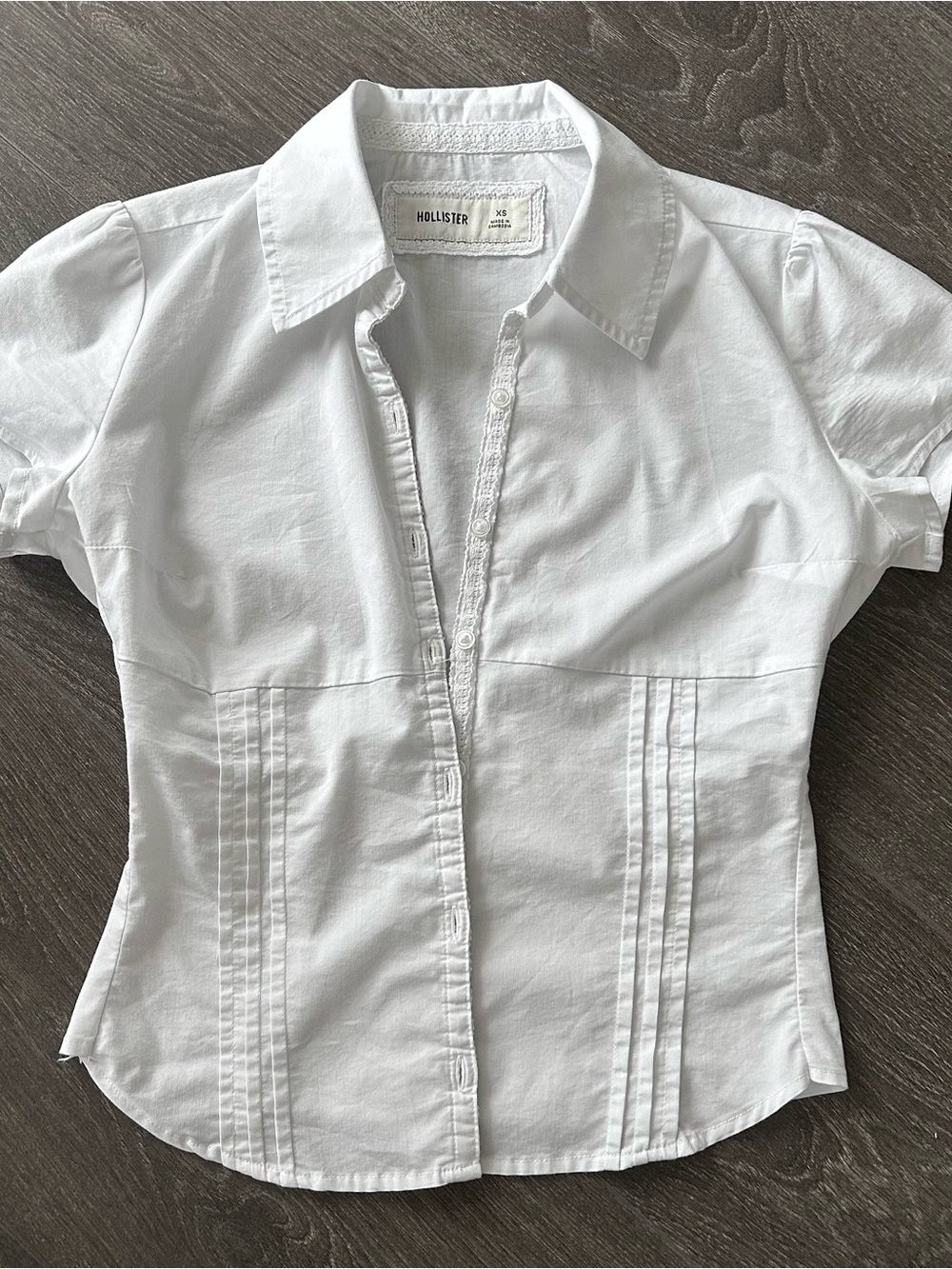 White Hollister Button-Up - Picture 4 of 6